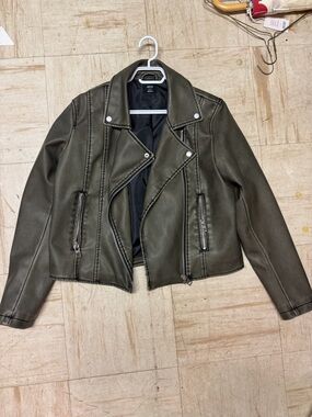 Ardene Women’s Grey Faux Leather Bomber-Style Moto Jacket